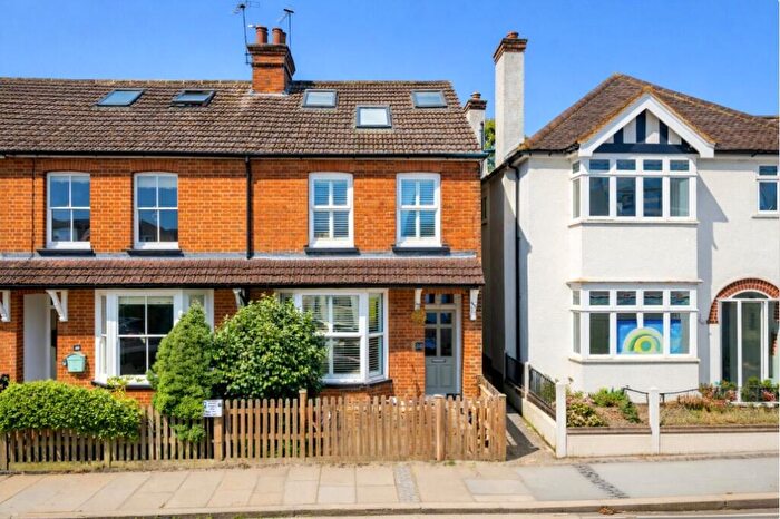 4 Bedroom End Of Terrace House For Sale In Burnham Road, St. Albans, Hertfordshire, AL1