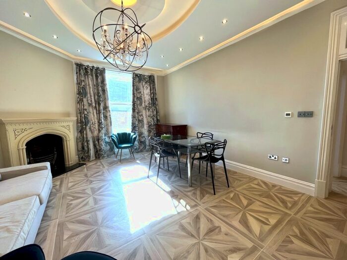 2 Bedroom Flat To Rent In Alexandra Court, Maida Vale, London, W9