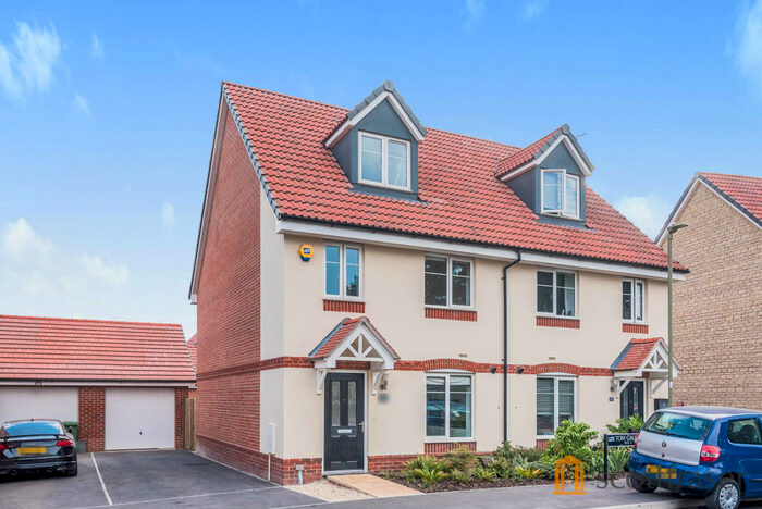 3 Bedroom Semi-Detached House To Rent In Tom Gaughan Way, Didcot, OX11