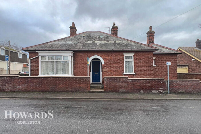 3 Bedroom Detached Bungalow For Sale In Cross Road, Gorleston, NR31