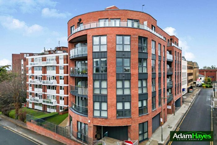 1 Bedroom Apartment For Sale In Nether Street, Finchley Central, N3