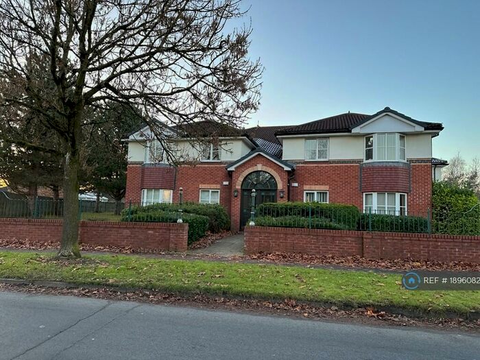 2 Bedroom Flat To Rent In Pinewood Road, Wilmslow, SK9