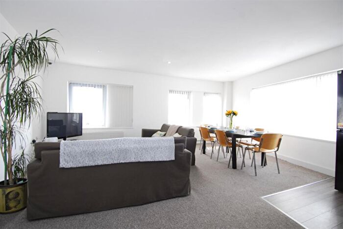 8 Bedroom Apartment To Rent In Kinterbury Street, Plymouth, PL1