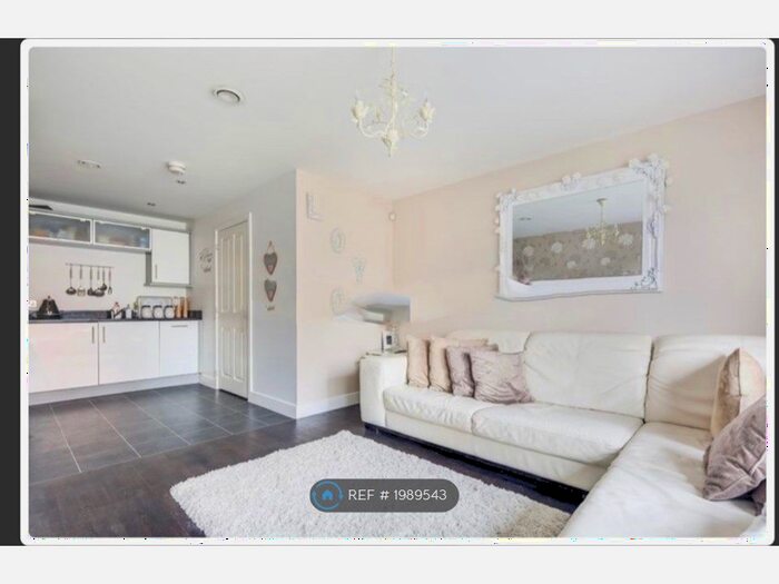 1 Bedroom Flat To Rent In Gabrielle House, Ilford, IG2