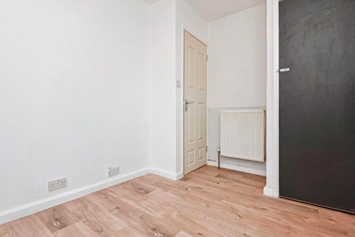 2 Bedroom Bungalow For Sale In Beach Way, Clacton-On-Sea, Essex, CO15