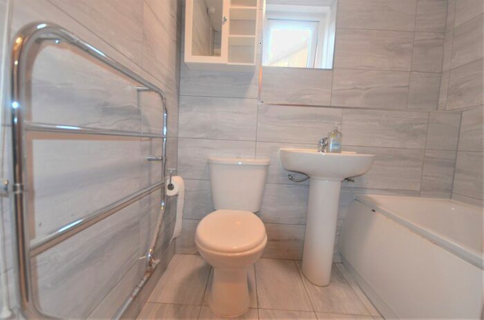 1 Bedroom Flat To Rent In Buntingbridge Road, Ilford, IG2