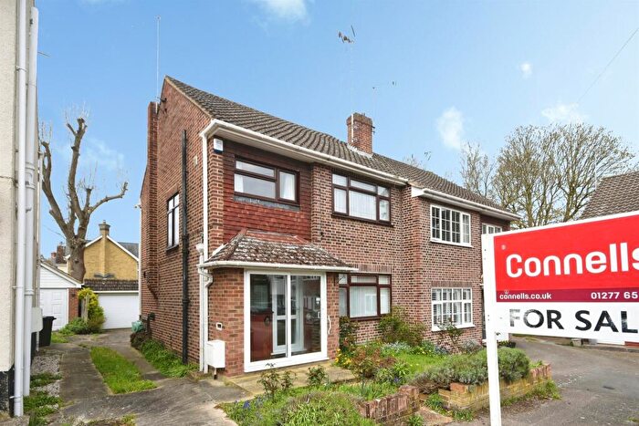 3 Bedroom Semi-Detached House For Sale In Beverley Rise, Billericay, CM11