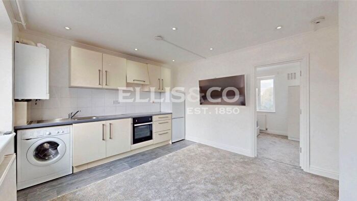 1 Bedroom Flat To Rent In Thorn Close, Northolt, UB5