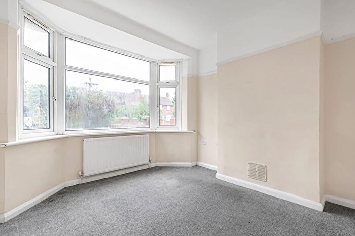 3 Bedroom Detached House To Rent In North Hyde Lane, Southall, Middlesex, UB2