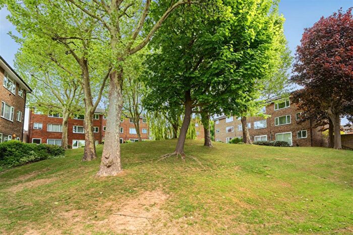 1 Bedroom Flat For Sale In Highlands Road, Orpington, BR5