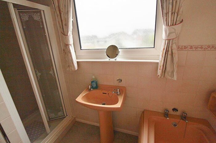 4 Bedroom Detached House For Sale In Brookdale Close, Waterlooville, PO7