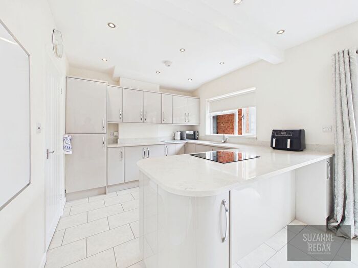 3 Bedroom Semi-Detached House For Sale In Leasowes Avenue, Green Lane, Coventry, CV3