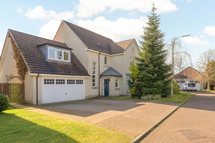 5 Bedroom Detached House For Sale In Lorn Place, Dunfermline, KY11