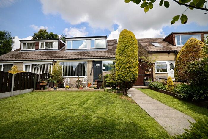 3 Bedroom Semi-Detached Bungalow For Sale In Crossings Road, Chapel-En-Le-Frith, High Peak, SK23