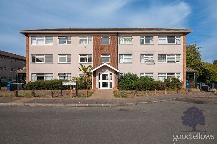 3 Bedroom Flat To Rent In Longford Court, Epsom, Surrey, KT19