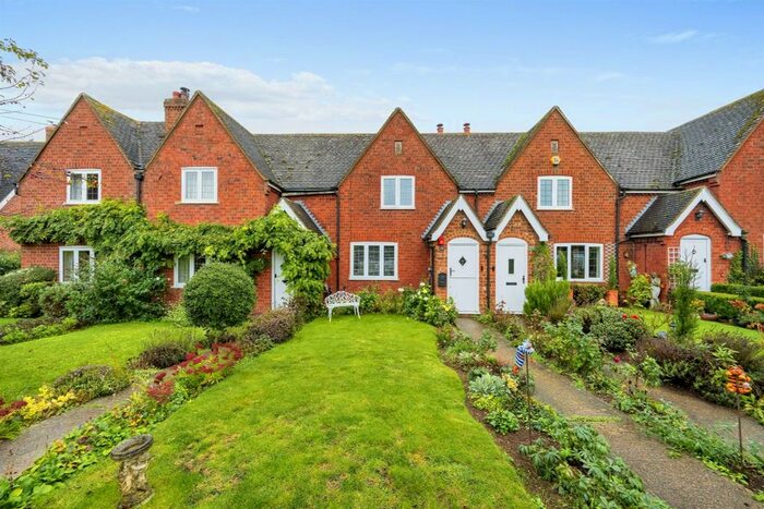 2 Bedroom Property For Sale In Rectory Road, Steppingley, Bedford, MK45