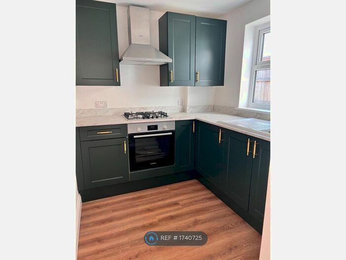 2 Bedroom Terraced House To Rent In Bill Street Road, Strood, ME2