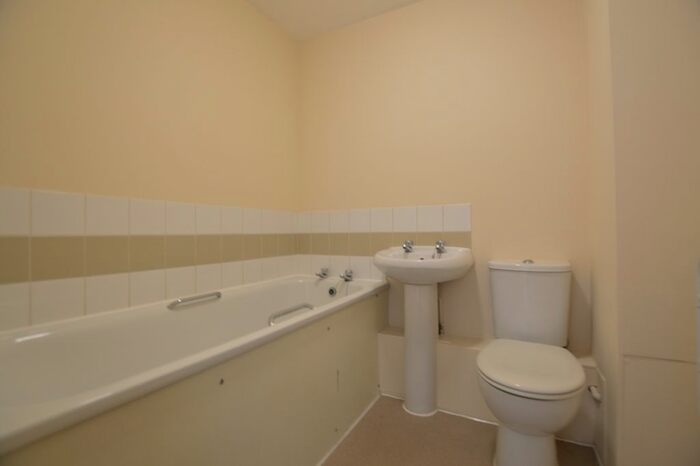 Studio To Rent In Bell Green, London, SE26