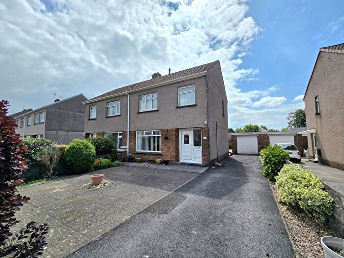 3 Bedroom Semi-Detached House For Sale In Greenwood Close, Bridgend, CF31
