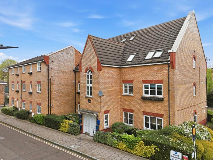 2 Bedroom Flat For Sale In Alpine Grove, London Fields, E9