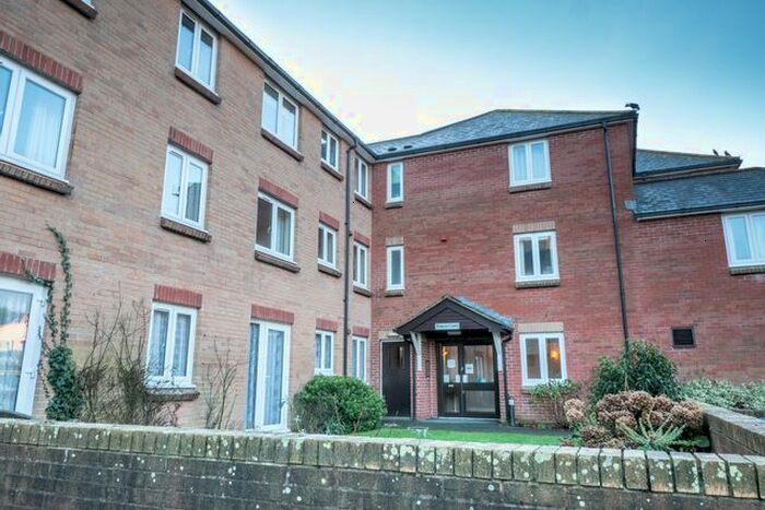 1 Bedroom Flat To Rent In Vicarage Road, Bude, EX23