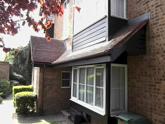Studio To Rent In Knights Manor Way, Dartford, DA1