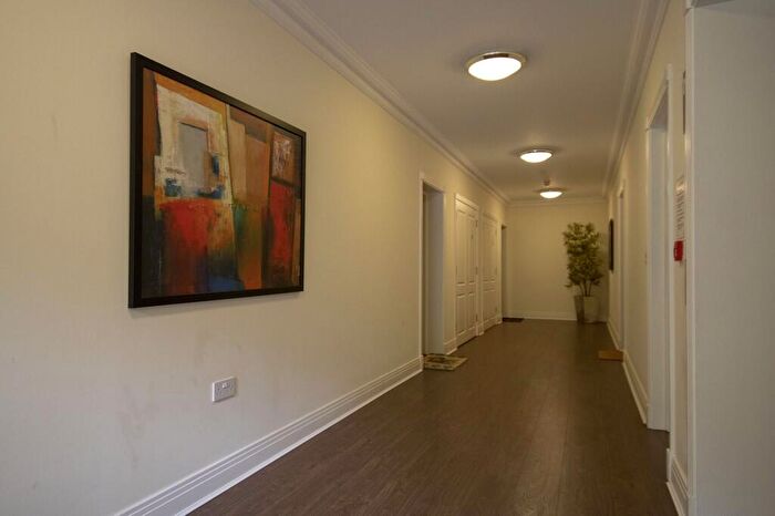 2 Bedroom Apartment To Rent In Wray Common Road, Reigate, RH2