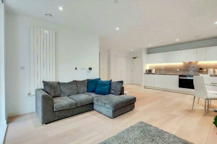 2 Bedroom Apartment To Rent In Fairwater House, Bonnet Street, London, E16