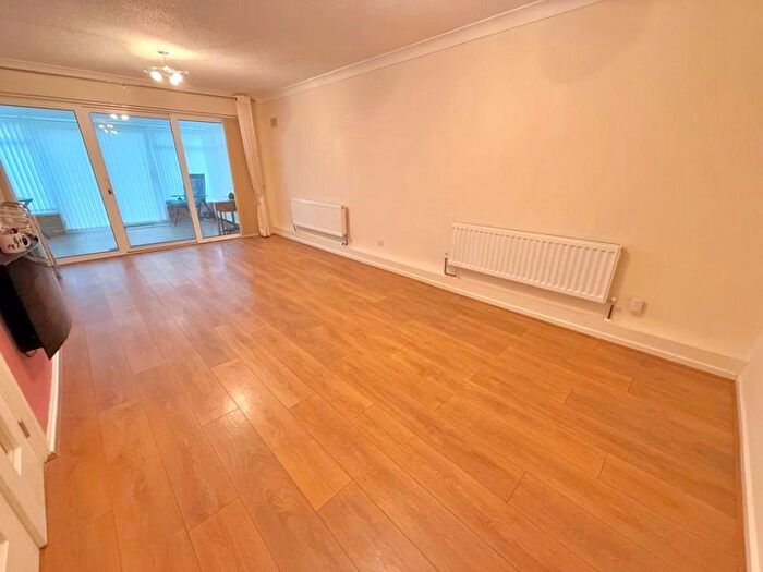 2 Bedroom Bungalow For Sale In Barleyfield Way, Houghton Regis, Dunstable, LU5