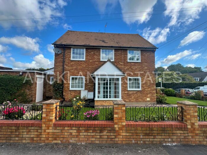 3 Bedroom Semi-Detached House For Sale In Blanche Lane, South Mimms, Potters Bar, EN6