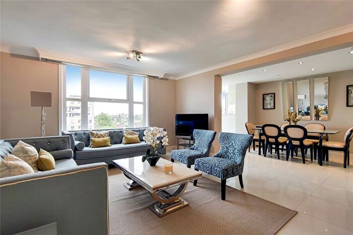 3 Bedroom Flat To Rent In St. Johns Wood Park, London, NW8