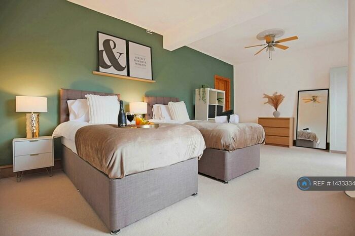 4 Bedroom Detached House To Rent In Derby Road, Northampton, NN1