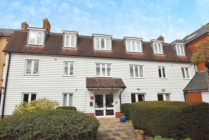 1 Bedroom Flat For Sale In Ormond House, Roche Close, Rochford, SS4