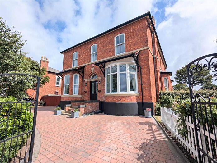 4 Bedroom Detached House To Rent In Golf Open - Liverpool Road, Birkdale - Sleeps, PR8