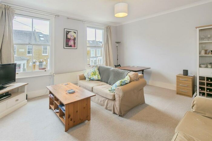 1 Bedroom Flat To Rent In Ramsden Road, Balham, SW12