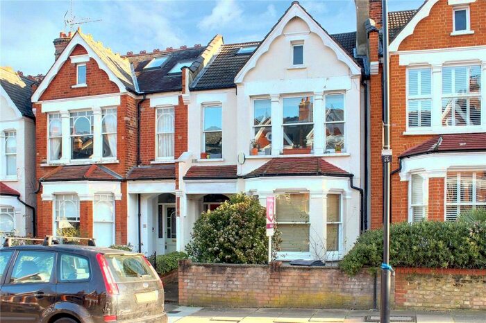 2 Bedroom Apartment To Rent In Curzon Road, Muswell Hill, London, Greater London, N10