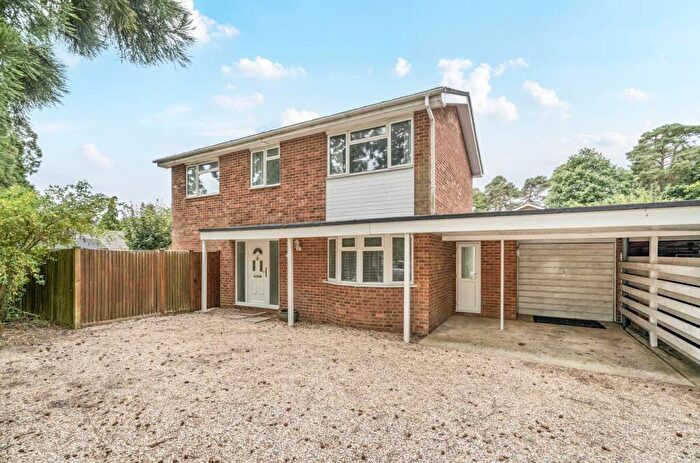 4 Bedroom Detached House To Rent In Yockley Close, Camberley, GU15