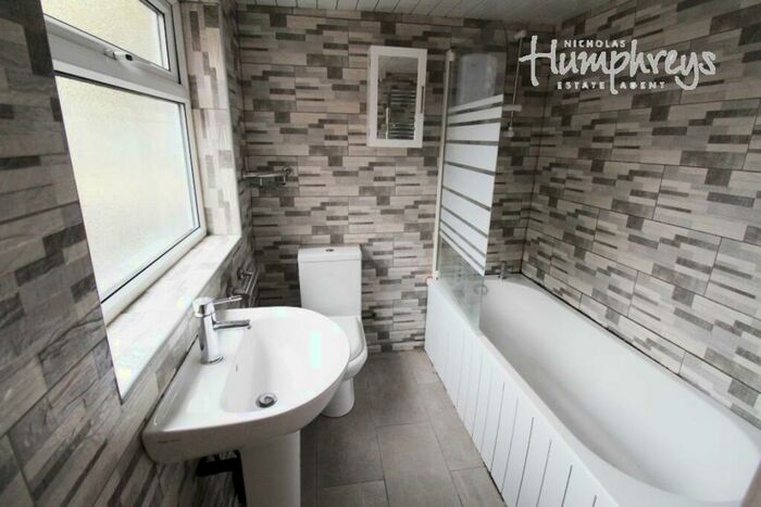 2 Bedroom House To Rent In Margaret Street - West Bromwich, B70