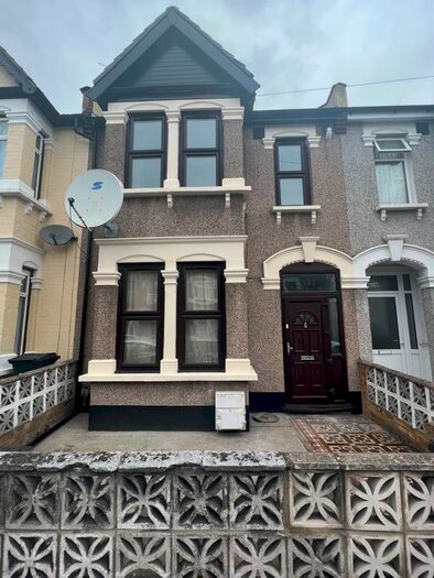 3 Bedroom Terraced House To Rent In Mortlake Road, Ilford, IG1