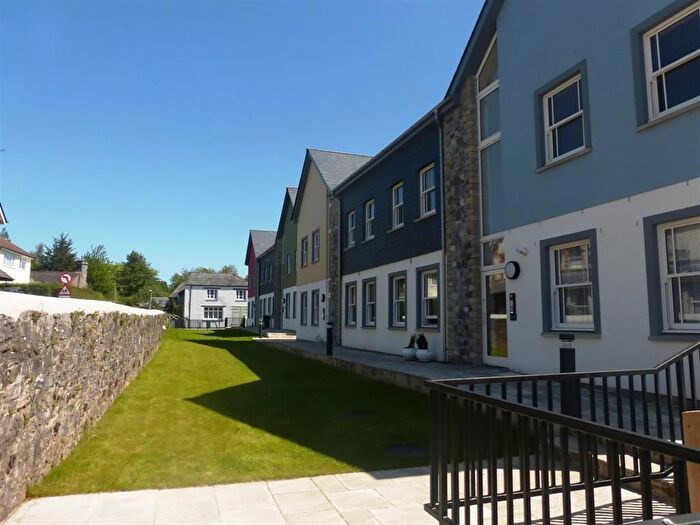 2 Bedroom Flat To Rent In Market Close, Ashburton, Newton Abbot, TQ13