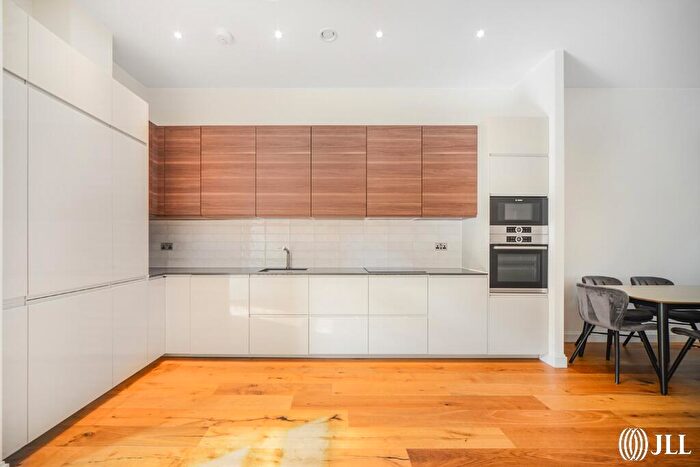 2 Bedroom Flat To Rent In Copperworks Wharf London, E15