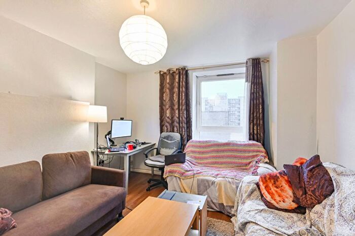 2 Bedroom Flat To Rent In Kennington Lane, Kennington, London, SE11