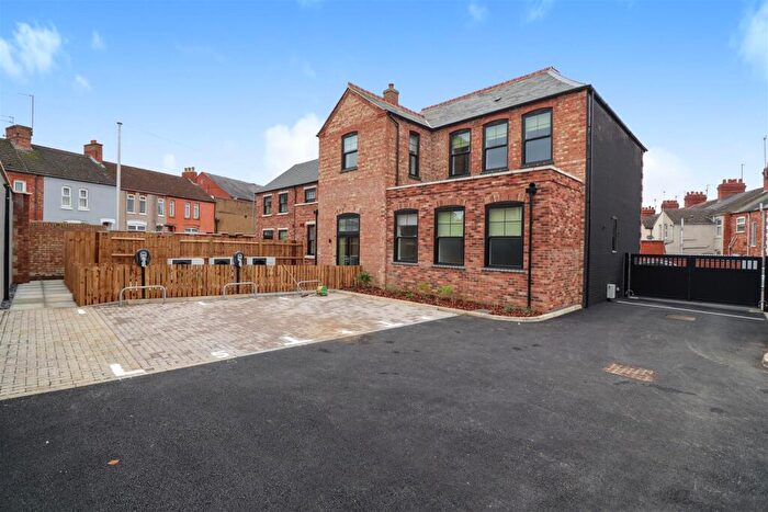 2 Bedroom Apartment To Rent In Windmill Road, Rushden, NN10