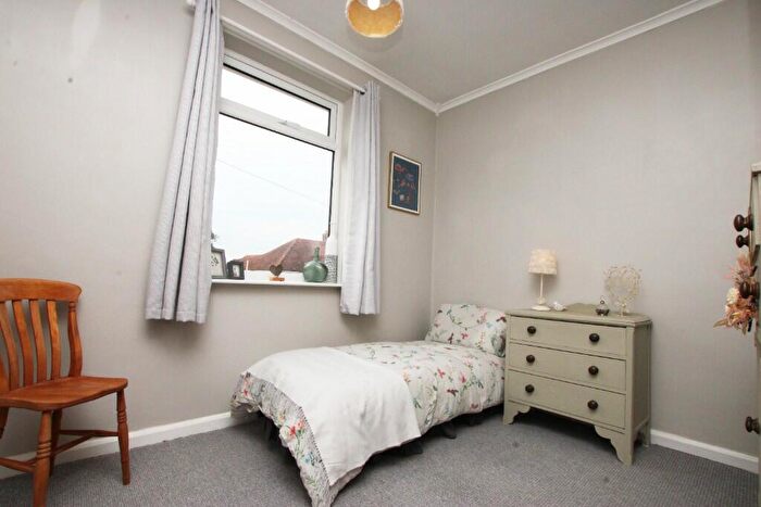 2 Bedroom Semi-Detached Bungalow For Sale In Martin Road, Kettering, Northamptonshire, NN15