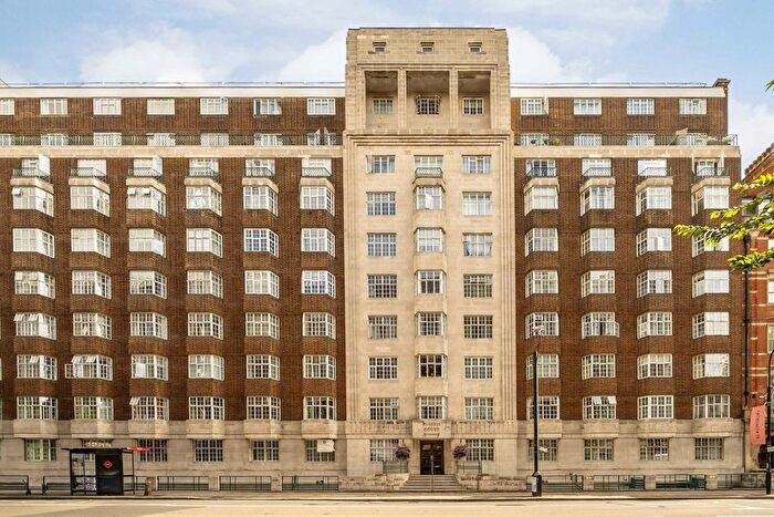 1 Bedroom Flat For Sale In Woburn Place, Bloomsbury, WC1H