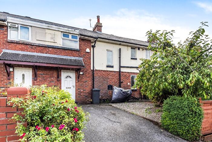 3 Bedroom Terraced House To Rent In Potternewton Avenue, Leeds, LS7