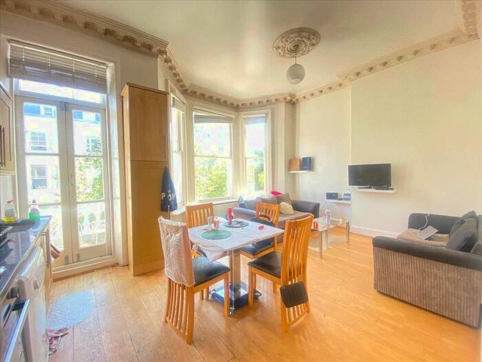 2 Bedroom Flat To Rent In Longridge Road, London, Earls Court, SW5