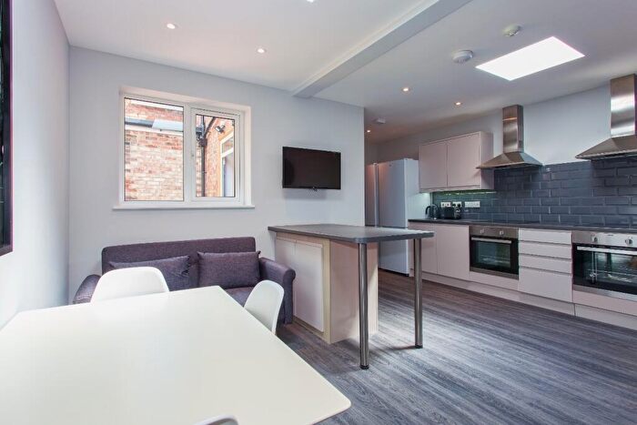 1 Bedroom End Of Terrace House To Rent In High Street North, Dunstable, LU6
