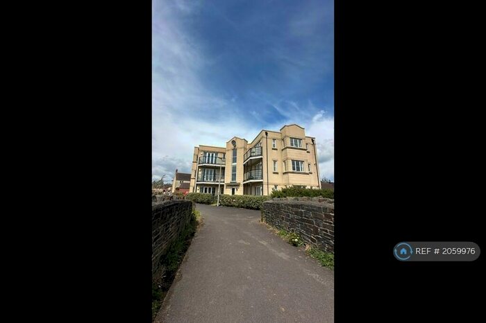 2 Bedroom Flat To Rent In Turnock Gardens, Weston Super Mare, BS24