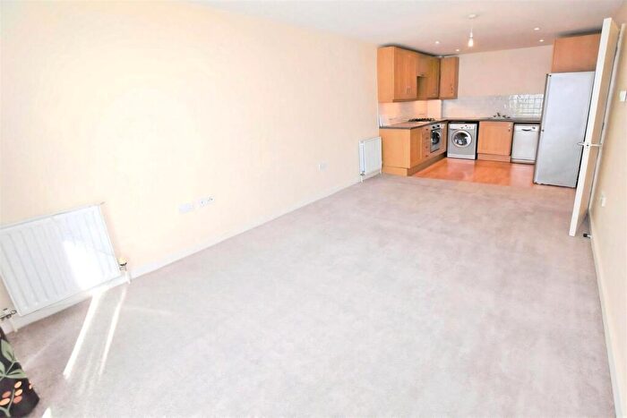 2 Bedroom Flat To Rent In Holden Road, North Finchley, N12
